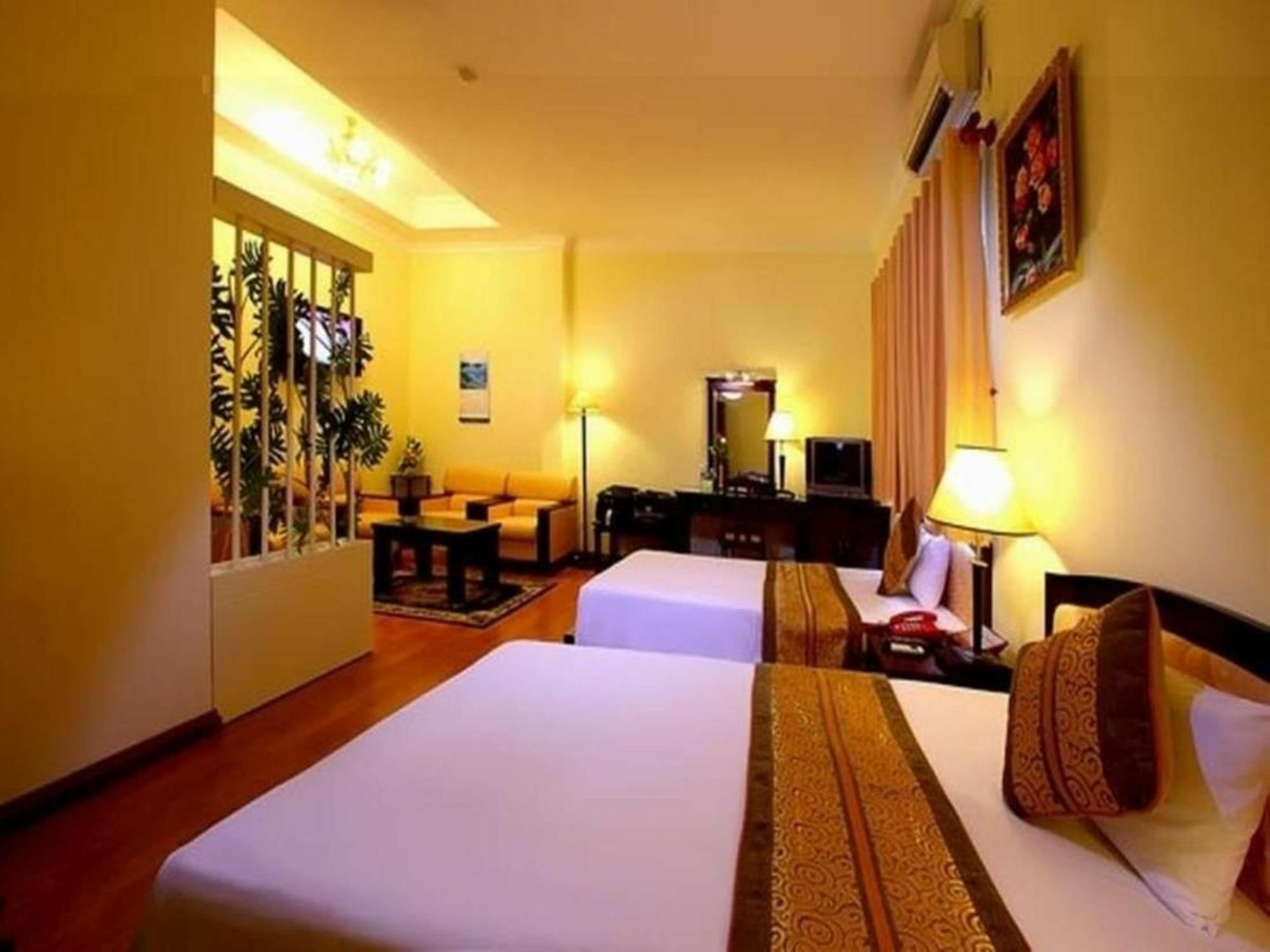 Ngoc Lan Hotel Хошимин Экстерьер фото